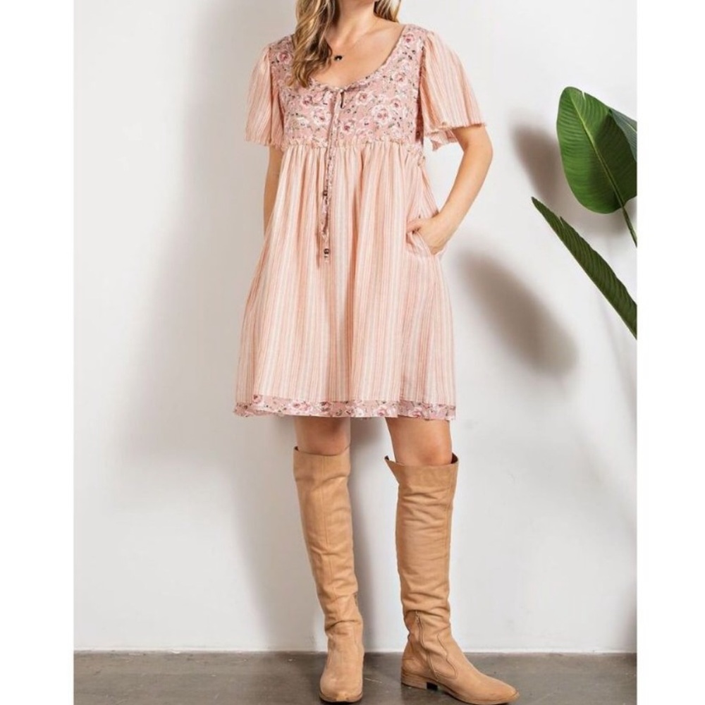 Easel Faded Coral Floral Mix W/Pockets Short Sleeve Babydoll Dress. NWT! Sz S - Picture 3 of 10